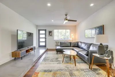 Image de Quiet Retreat with Backyard Patio Near Downtown