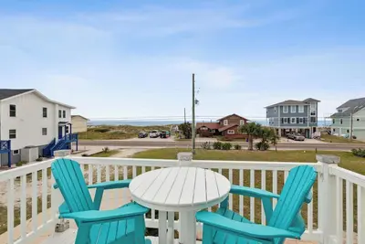 Image de Oceanfront | Belle By the Sea