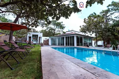 Spacious Villa with Pool, Soccer and Cricket Field
