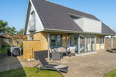 \"Isabel\" - 600m from the sea by Interhome