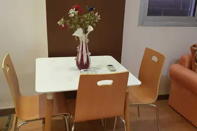 Image de Cozy 1-bedroom condo in peaceful Giza with WiFi, Ac, Sound & Light systems.