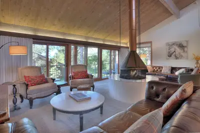 Image de Fireside Story (#802) Adventure Awaits | 2 Decks, Golf, Pool, Hot Tub