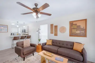 Image de Cozy 2 Bed/1. 5 Bath Duplex Just Blocks from Downtown Biloxi!