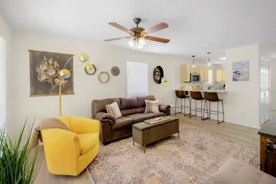 Image de Cozy 2 Bed/1. 5 Bath Duplex Just Blocks from Downtown Biloxi!