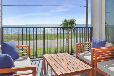 Image de 🌅Snowbird Retreat-Bay Views, Pets Welcome! 4br Sunset Overlook🌅