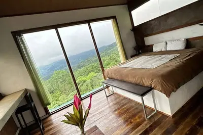 Image de Romantic Studio Retreat with Breathtaking Ocean & Mountain Scenery