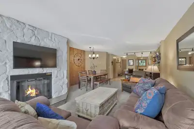 Image de Beautiful 2 bdrm condo in Breckenridge, Steps to gondola/Main Street!
