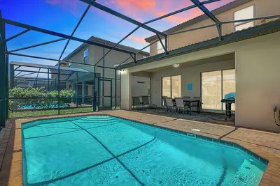 Image de Elegant 5br Mansion with Private Pool, Bbq & Entertainment – Family-Friendly!