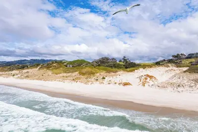 Image de Seaview and Pohutukawa - Pakiri Beach Retreat
