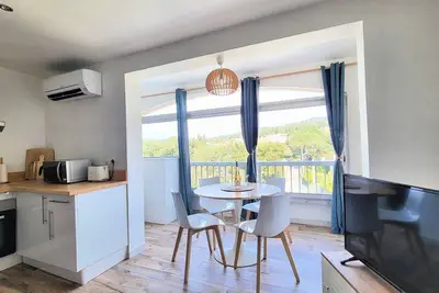 Image de Évasion au bord de la mer : T2 climatisé tout confort à deux pas de la plage