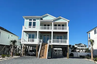Image de Spacious Oceanview 8-bedroom house with WiFi, Ac & Pool in tranquil Holden Beach