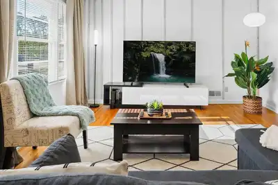 Image de Cozy Home one block from The Creek Golf Club