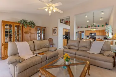 Image de Covered Patio, Lava Rock Gas Fire Pit, Near Spring Training, Golf, Hiking & Biking; 30 Day Min Stay