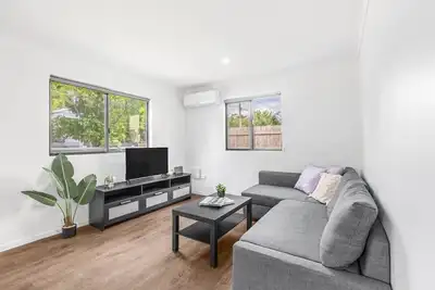 Image de Best Affordable 3b Unit @Cbd steps to Rive/Stadium
