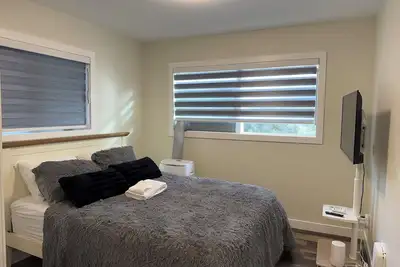 Image de Enjoy privacy & value - Few minutes from 20+ top sight attractions in Edmonton