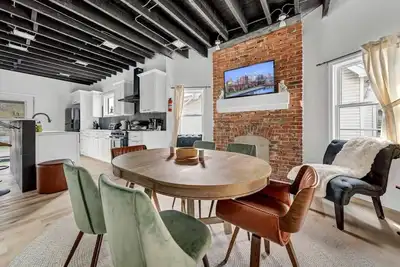 Image de Tasteful Full Home Dtown Buffalo