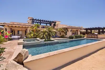 Image de Elegant 4-Bedroom Getaway w/ Media Room, Sleeps 14