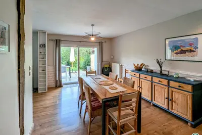Image de Gîte spacieux à Errevet: nature, confort & parking privé
