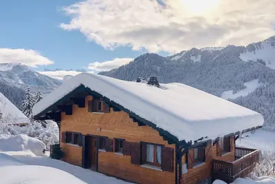 Image de Chalet spacieux 12 pers, 4 ch, 4 sdb, cuisine équipée, parking, cheminée