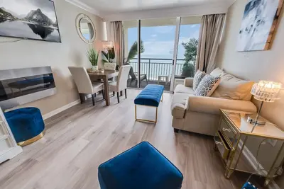 Image de 1br-Direct Oceanfront, Updated, Pools @ Coral Beach!