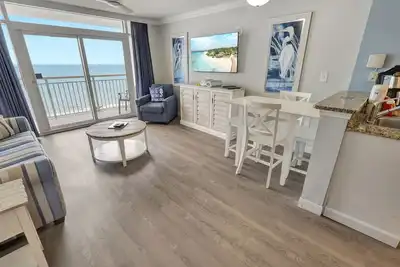 Image de New Paradise Resort, Direct Oceanfront Views, Pools!