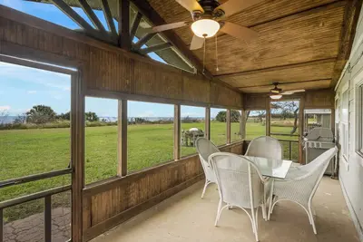 Image de Peaceful and private! Cute waterfront cottage with amazing fishing!