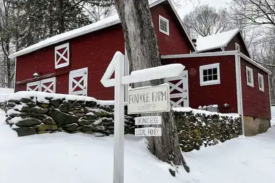 Image de Charming, private 2-bedroom cottage on classic New England farm in Washington Ct