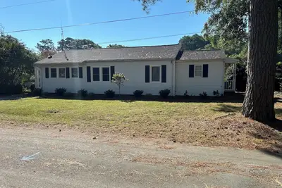 Image de Charming 3-bedroom house with WiFi, Ac in fantastic Gloucester Point