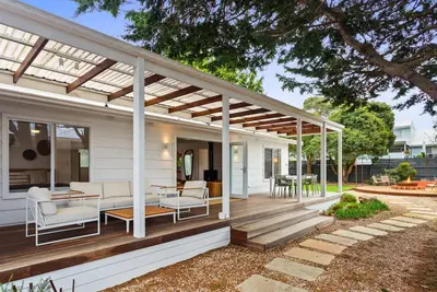 Image de Luxe Stay with Fireplace Cowes