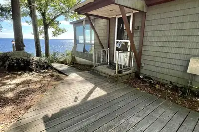 Image de Waterfront 5 Bedrooms And 2 Bathrooms