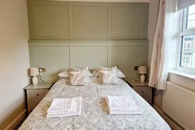 Image de 2 Bedroom Luxury Townhouse sleeps 4. Close to City Centre.