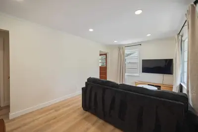 Image de Welcome to Momo's Place. Charming 3 Bedroom, 1Bathroom with Modern Upgrades