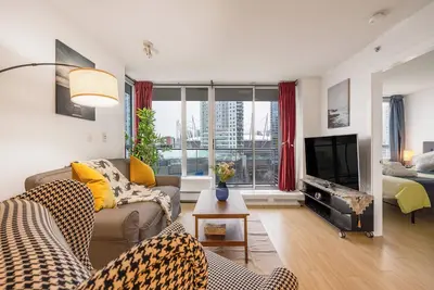 Image de 2Beds Cozy Condo next to Rogers Arena! (Gym/Pool/Sauna/Free Parking/Bay View)