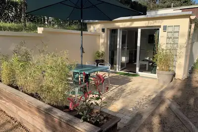 Image de A 5 minutes de la plage, charmant appartement calme avec terrasse.