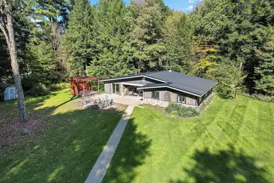 Image de The Woodland Haven - Secluded 3 bed, 2 bath, and Hot Tub!