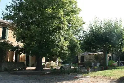 Image de Castellet, Mas provençal, piscine, vignes\/Bastide with swimming pool & vineyards