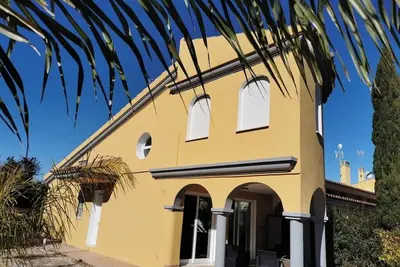 Image de Casa del Sol. For families, groups or vacationers with pets.