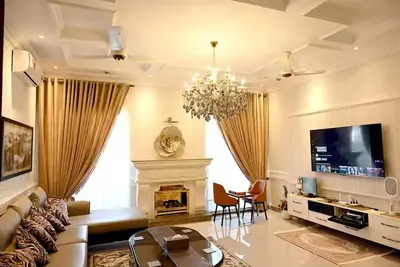 Image de Spanish Villa/5 Bhk/Raya Golf course & Cinema 2Kms