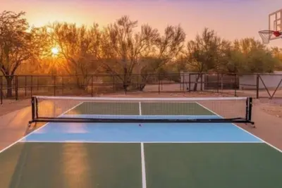 Image de Scottsdale 5br • Heated Pool • Private Pickleball