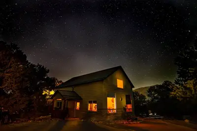Image de Hotels near Monarch Mountain: private cabin in peaceful mountain setting