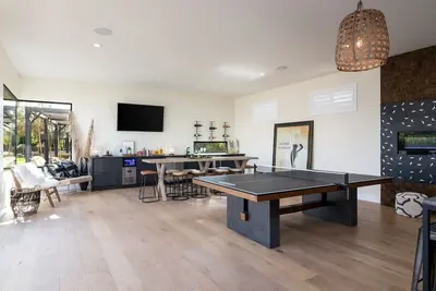 Image de Spacious 6-bdrm Resort home in Scottsdale, Sleeps 16+ fitness room, Pickleball