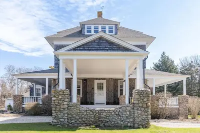 Image de Gorgeous Spacious Victorian Cape Code Beach View Retreat