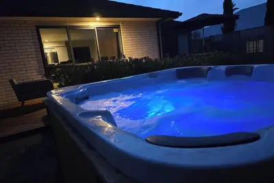 Image de Forest Lake Luxury | Spa Pool, Ride to the Forest