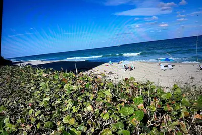 Image de Amazing ocean front 2 Bdr/2ba gated condo on exclusive Singer Island!