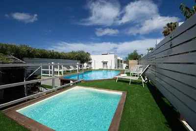 Image de Villa Charme, a Villa with private pool, Jacuzzi, Fitness Area and Cocktail Bar.