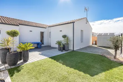 Image de Maison de vacances 'Maison 6pers 3kms De La Plage' avec terrasse privée, jardin privé et Wi-Fi