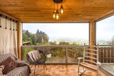 Image de Appartement \"L'alpette\" avec vue sur les montagnes, terrasse privée et Wi-Fi
