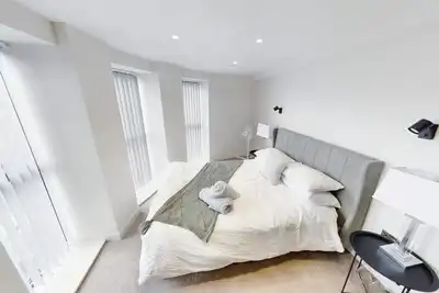 New 2 Bedroom Penthouse Apartment Located In The Heart of Leeds near Leeds Arena