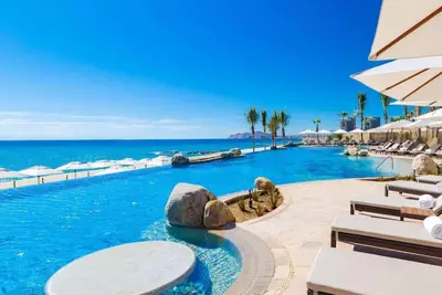 Image de Villa La Valencia located between Tuly Beach and tequila Cove