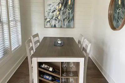 Image de Cozy Cabin in Lake Community